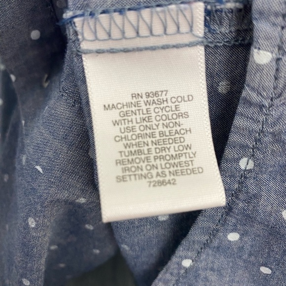 LIZ Claiborne Long Sleeve bottom down shirt - Picture 3 of 3